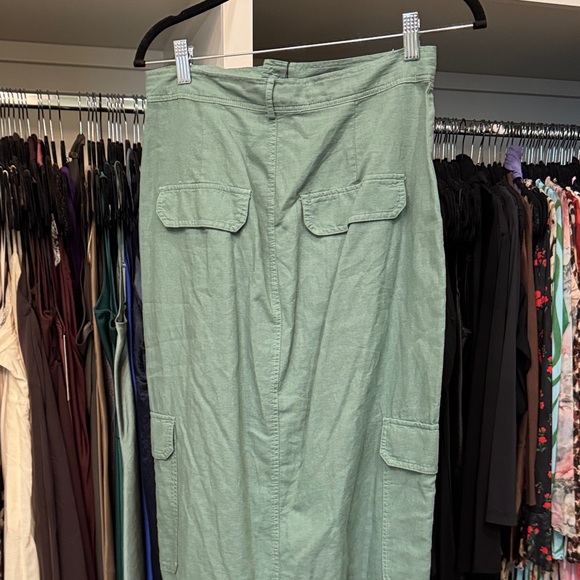 Green Cargo Skirt - Picture 3 of 3